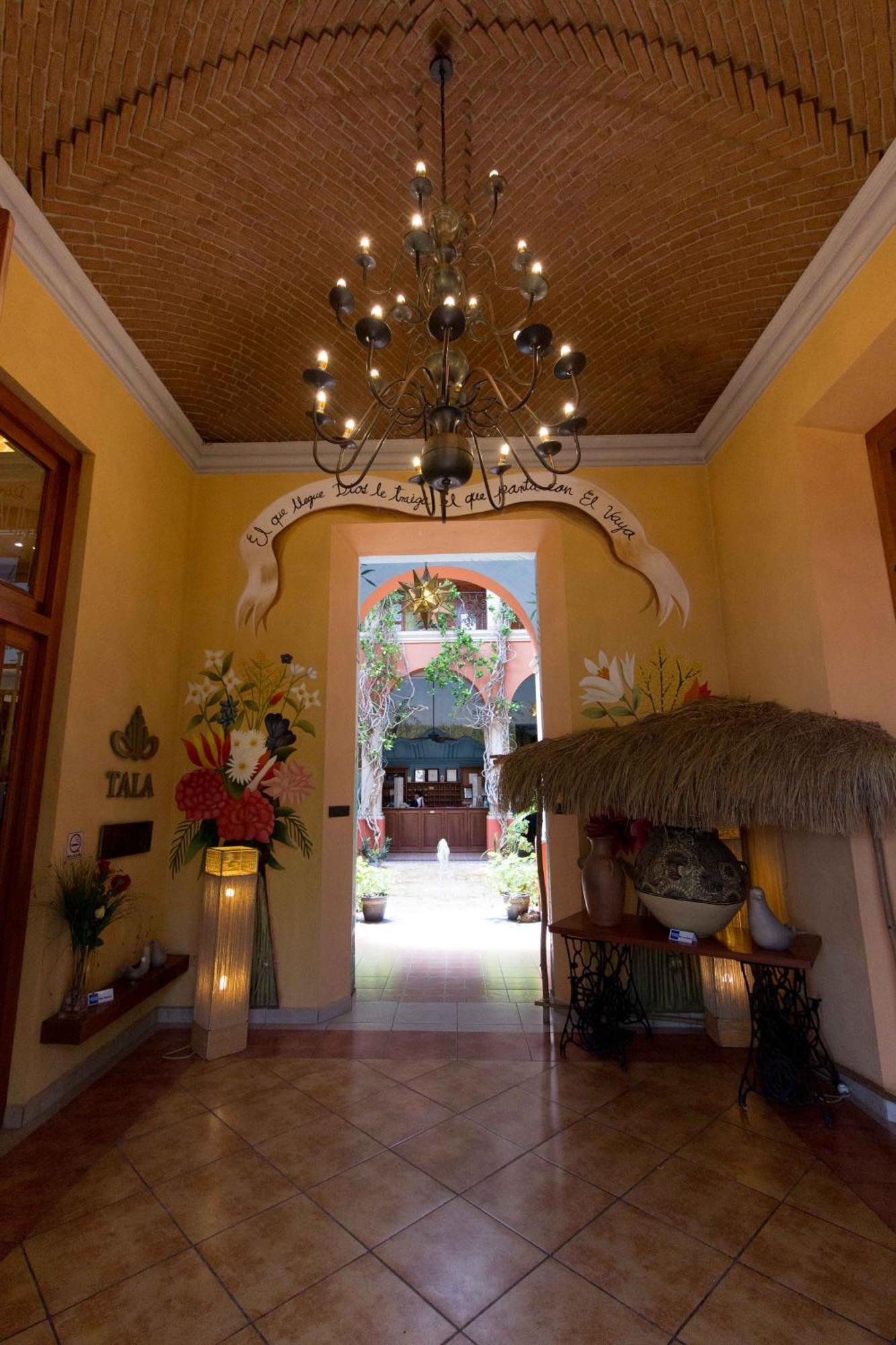 Hotel Boutique Casa San Angel (Adults Only) Мерида Экстерьер фото