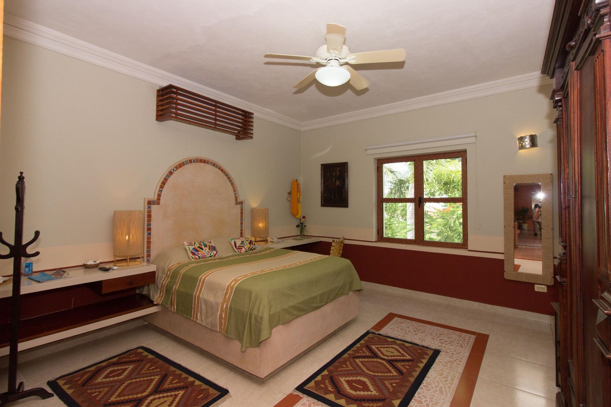 Hotel Boutique Casa San Angel (Adults Only) Мерида Экстерьер фото